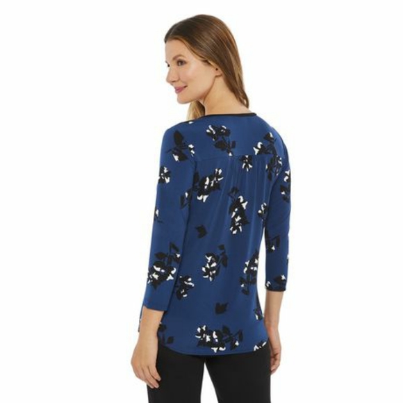 Brand new floral 3/4 Sleeve Zip Front Top - Picture 3 of 6